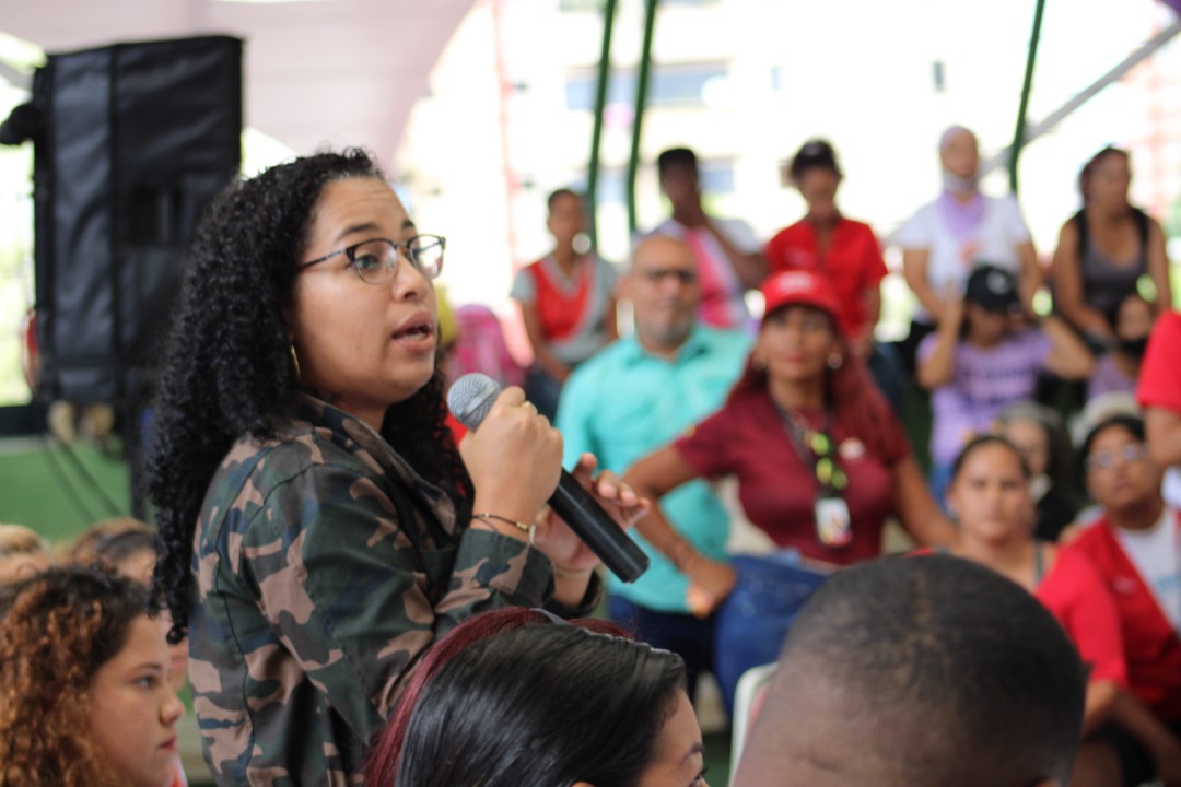d_guzmanl's tweet photo. Mujeres que luchan y trabajan... Activas en cada rincón del país. https://t.co/2XgG11onrG