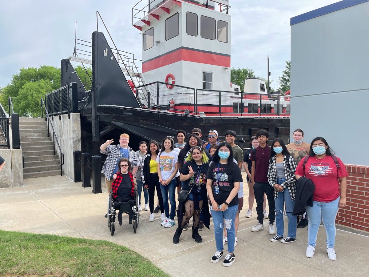 JAOklahoma's tweet photo. Thanks to the support of the @TacoBell Foundation, Junior Achievement is inspiring young people and preparing them for success. #breakingbarriers #youtheducation https://t.co/rQmwCg5lem