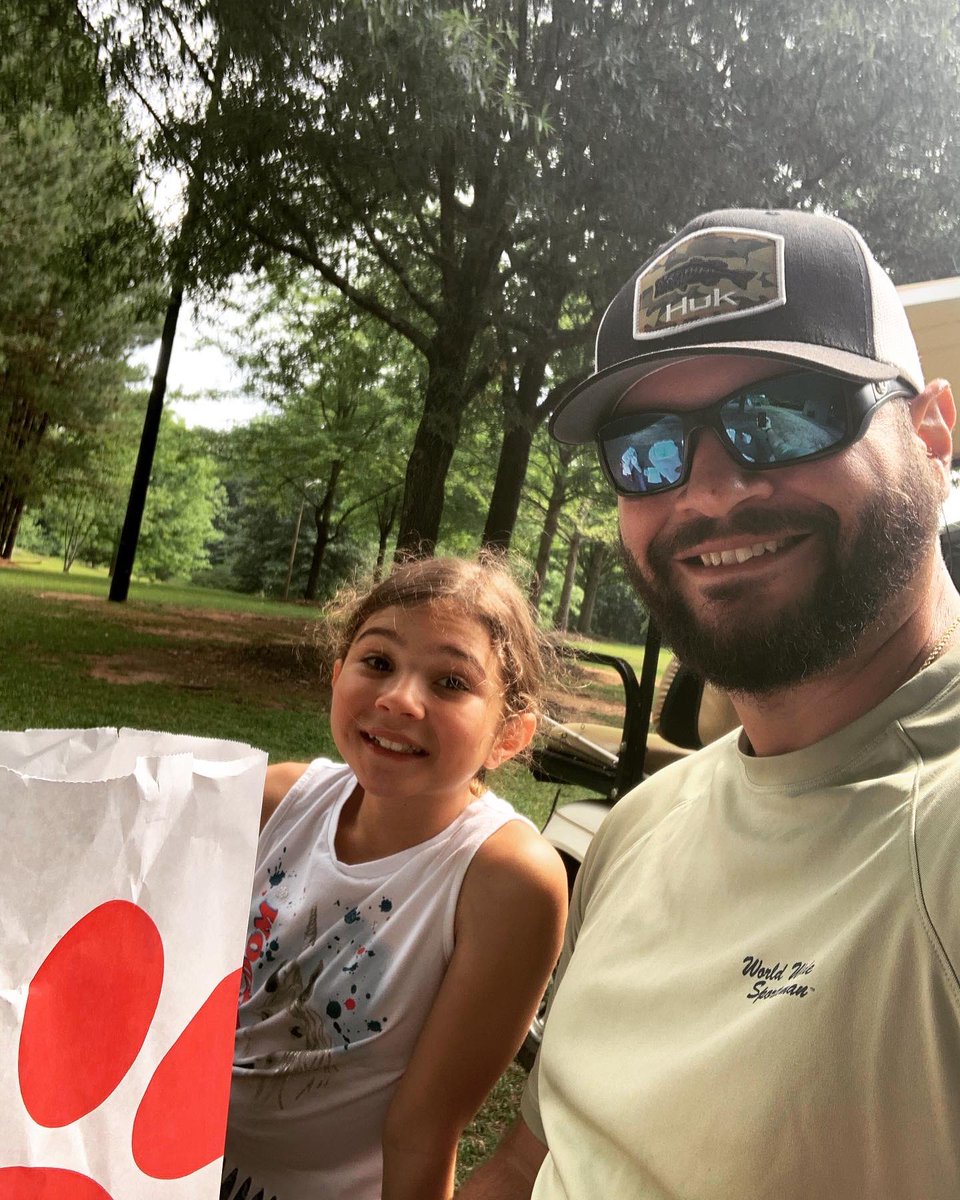 reeldown_fishin's tweet photo. ‼️This is what it’s ALL about right here‼️ Fishing w my baby girl and grabbing some food for a picnic afterwards. I’m so proud w how she kept her patience and kept casting…and landed a NICE FISH🎣‼️Excited to make this video…TIGHT LINES Y’ALL‼️ #reeldownfishintv #tightlinesyall https://t.co/4z6suBs3z4