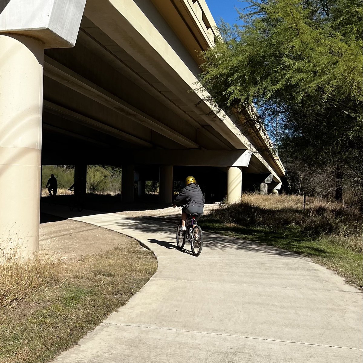 melissaforsa's tweet photo. It’s #WorldBikeDay! Every day is bike day for me. 

Cycling is a healthy, low-impact exercise that can be enjoyed by all ages and helps strengthen our physical and mental well-being. 

Anything that makes San Antonio a bike-friendly city has my support!

#TeamMCH https://t.co/zpEwGngImQ