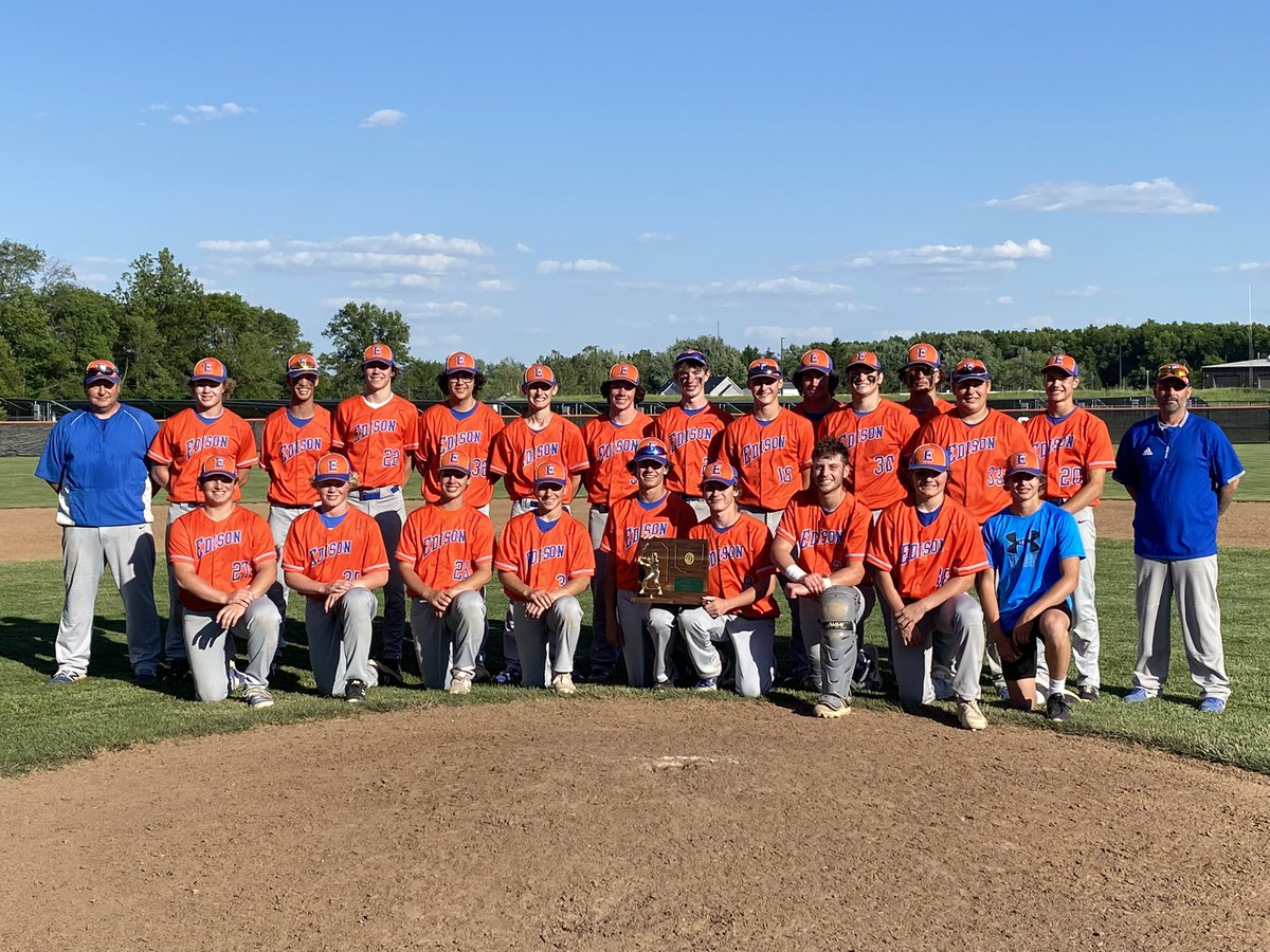 EdisonSports's tweet photo. Your 2022 Regional Champions! The Edison Chargers! https://t.co/edEoHQzcTD
