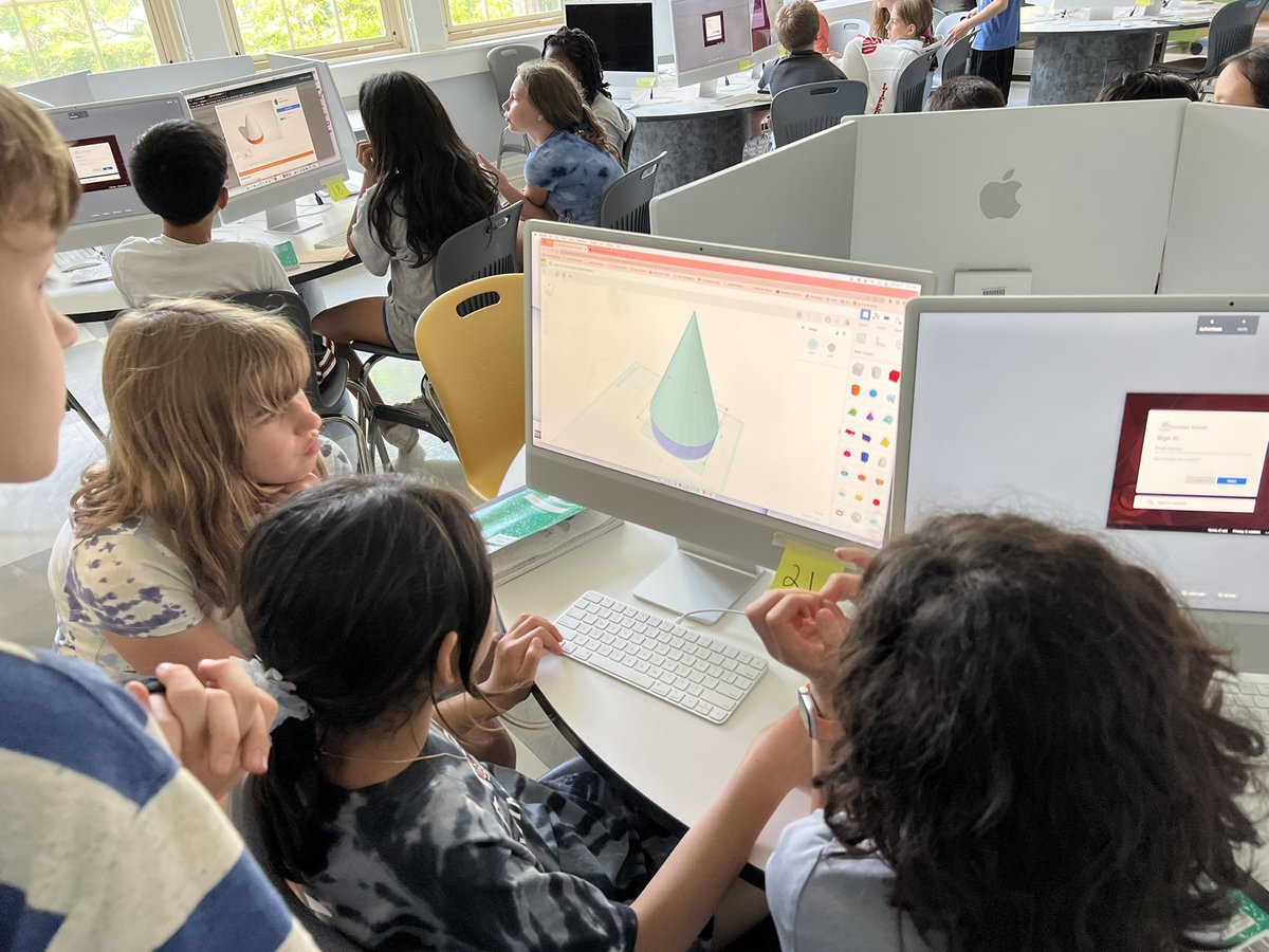 mrvdestefano's tweet photo. Using Tynker CAD to 3D print the top of our rockets 🚀 https://t.co/MAzCbYX7PH