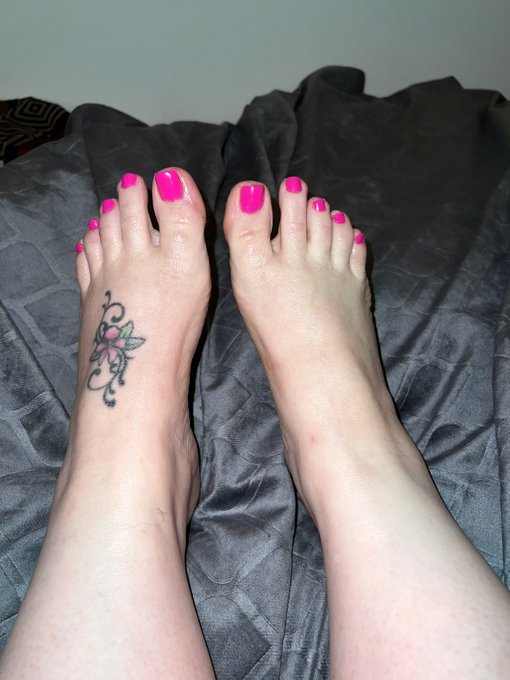 I think I like the Hot Pink what do you think?!? https://t.co/cKjk7bwMaN<a href="/tag/feetworship"class="tags"><span>#feetworship</span></a><a href="/tag/customorders"class="tags"><span>#customorders</span></a><a href="/tag/contentforsale"class="tags"><span>#contentforsale</span></a><a href="/tag/f"class="tags"><span>#f</span></a>