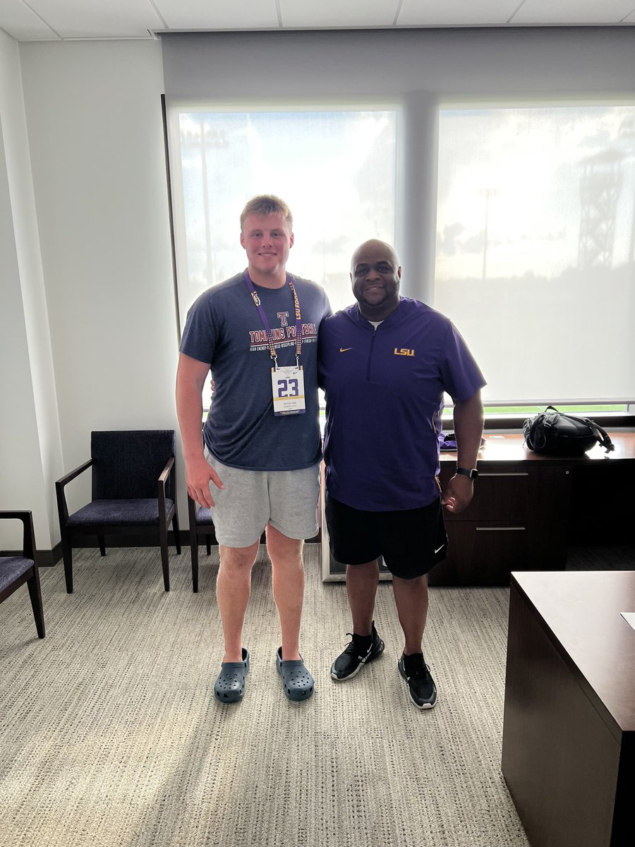 AshtonFunk2024's tweet photo. Great camp and an incredible visit, after an outstanding conversation with @CoachBrianKelly and @coachbraddavis I am honored to say I have earned an offer from @LSUfootball #GeauxTigers @mcvey_todd @CoachKaliefM @othsfalconfb @Tompkins_OL @Perroni247 @BillyEmbody @samspiegs https://t.co/L8n1zy2QfJ