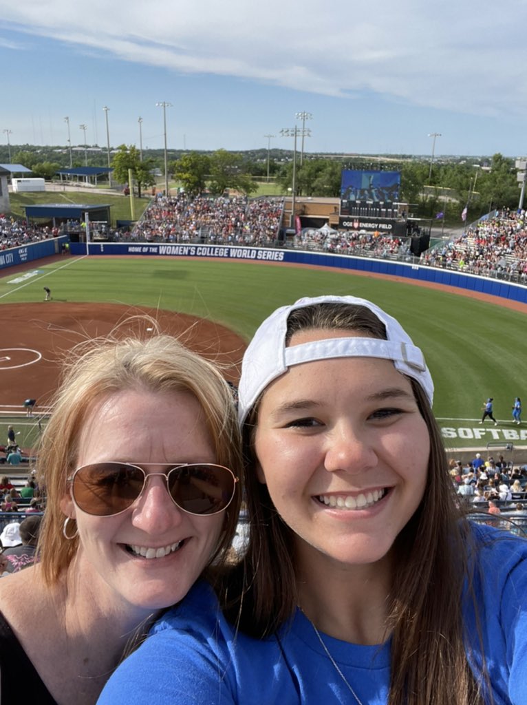 Msnell161's tweet image. #WCWS #WCWSSELFIE