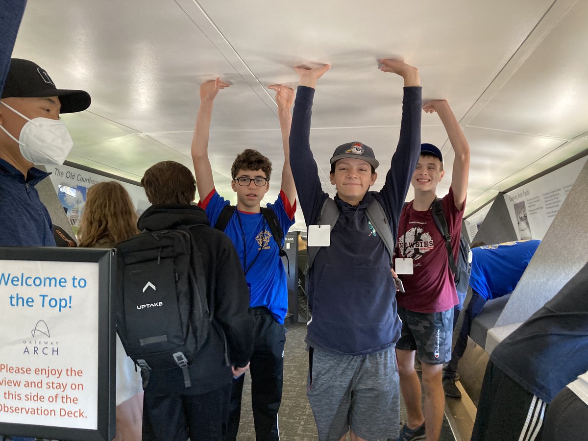 mrsmeegan's tweet photo. View from top of the Arch @CoonleyES @msforeman313 https://t.co/YV7IYLc4cx