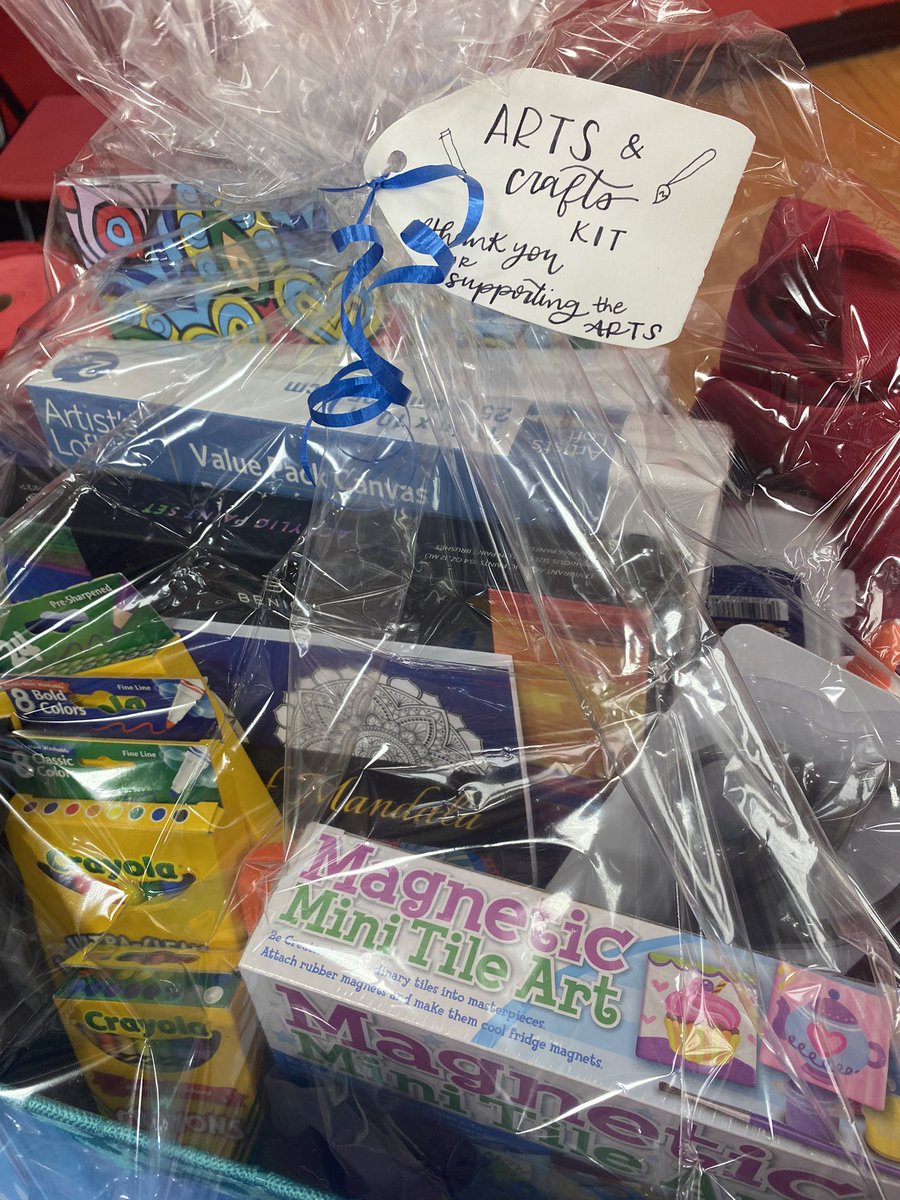 Feeling lucky? Stop by the District Art Show this week for a chance to win an awesome raffle basket!!!! Here <a href="/CBLenapeMS/">Lenape Middle School</a> tomorrow and Sunday 10am-3pm, winner announced Sunday <a href="/CBSDart/">Cҽɳƚɾαʅ Bυƈƙʂ Aɾƚ</a>