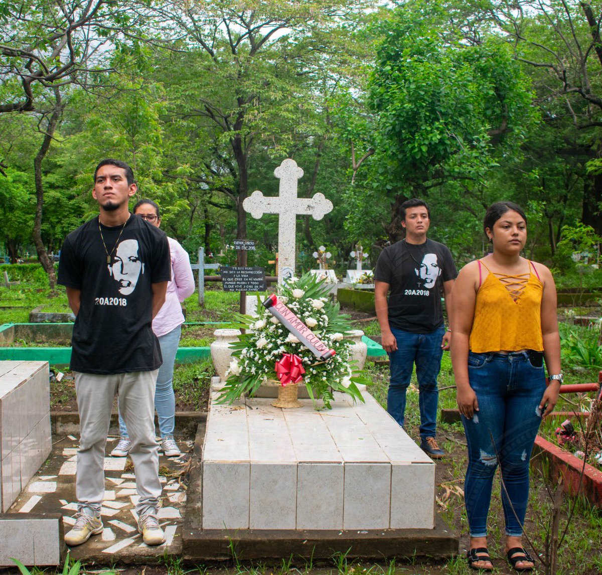 cuununan's tweet photo. A 28 años del natalicio de nuestro Héroe de la Paz Cristhiam Emilio Cadenas.
¡Cristhiam, Inspiración de nuevas batallas y victorias por la salud y la vida! 
#CUUN1914 https://t.co/5lnb4YN96z