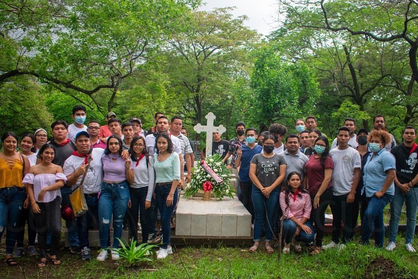 cuununan's tweet photo. A 28 años del natalicio de nuestro Héroe de la Paz Cristhiam Emilio Cadenas.
¡Cristhiam, Inspiración de nuevas batallas y victorias por la salud y la vida! 
#CUUN1914 https://t.co/5lnb4YN96z