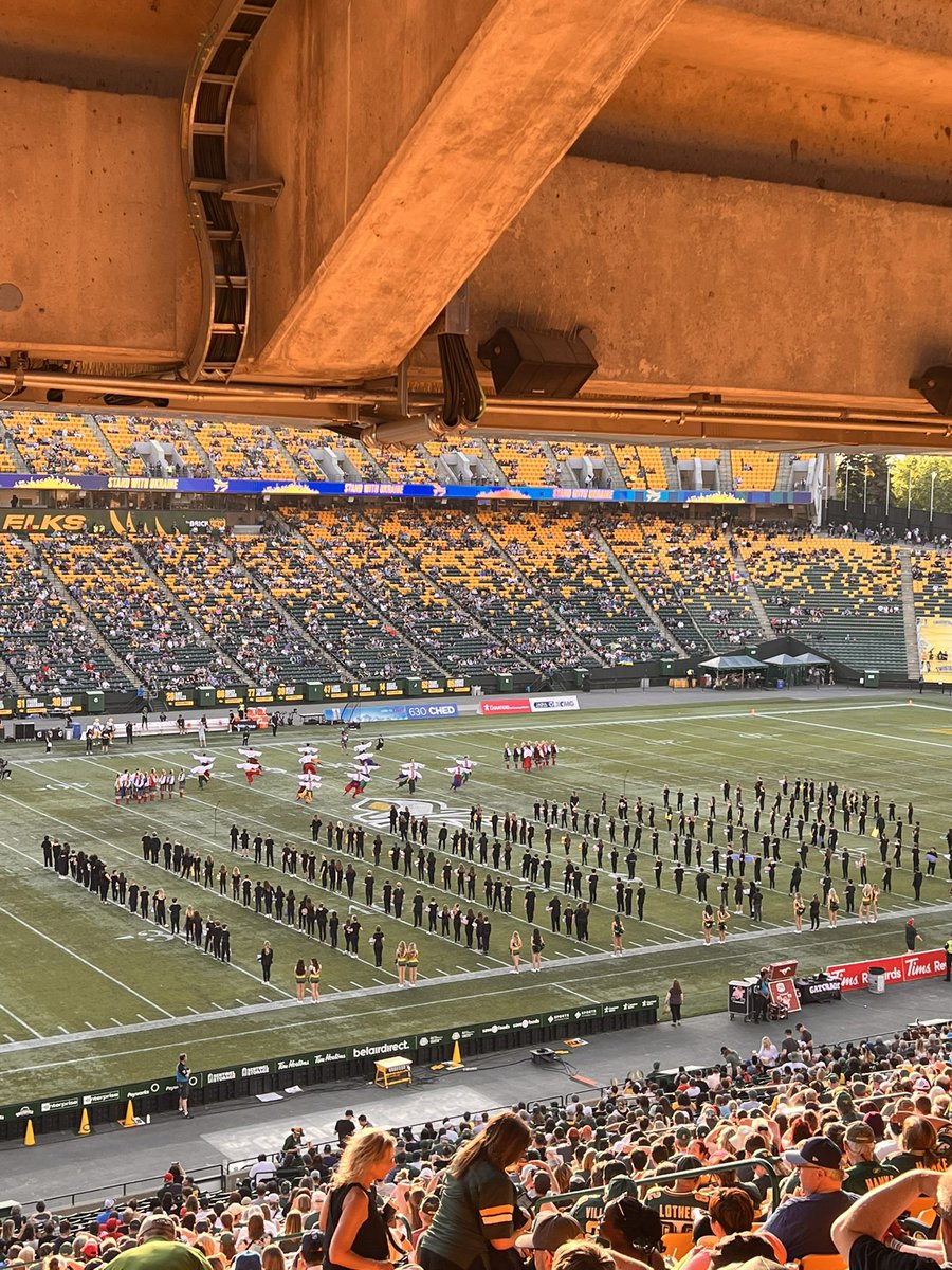 What a beautiful performance by the <a href="/StTheresa2/">St. Theresa School</a> grade 5/6 students at the <a href="/GoElks/">Edmonton Elks</a> game tonight! 💛💙 <a href="/EICSCatholic/">Elk Island Catholic Schools</a>