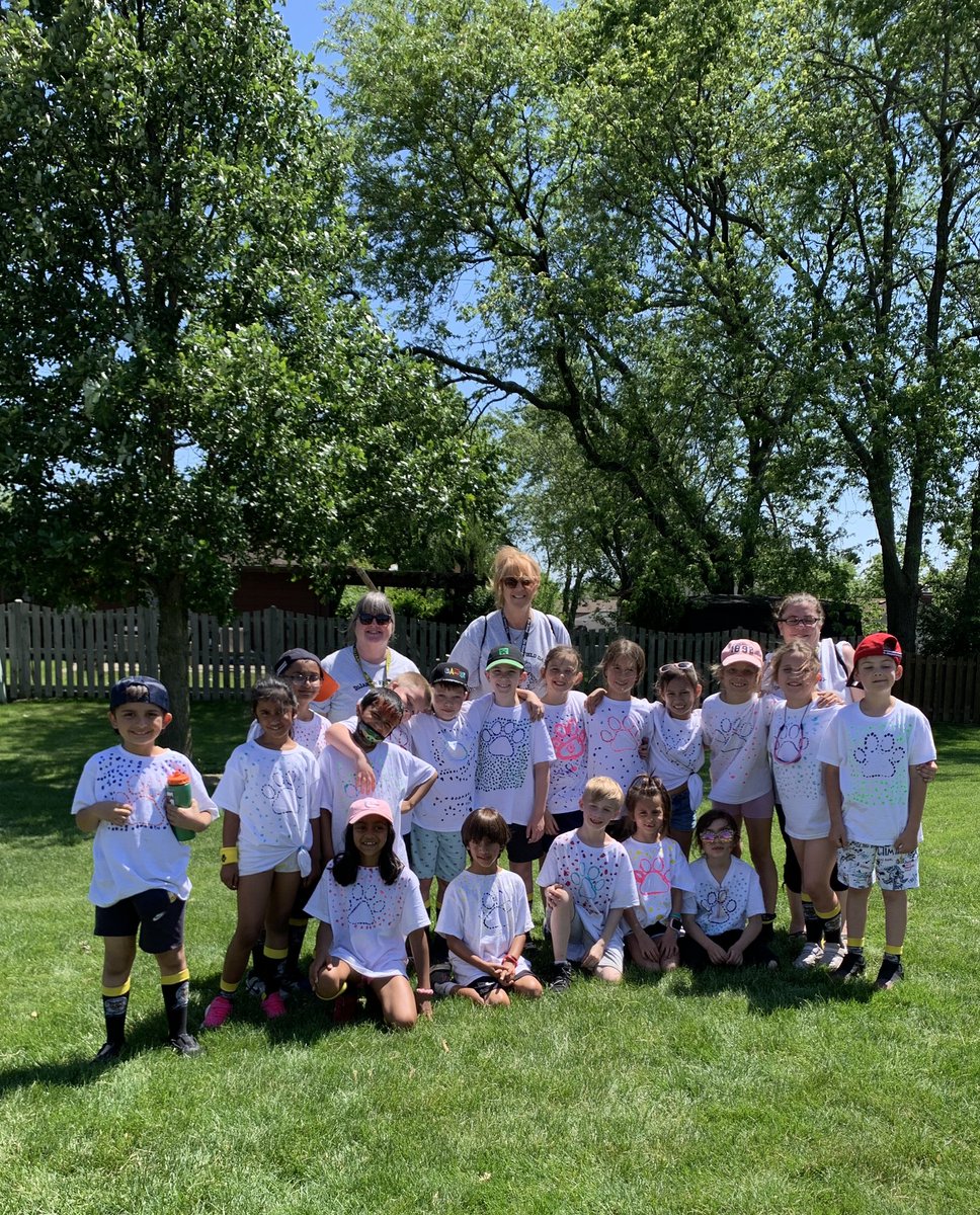 ms_pecoraro's tweet photo. We had an amazing Field Day! Thank you @MrsKlassman_PE for organizing a wonderful day! @D13Jaguars #leadlikeajaguar https://t.co/MMcx8gzXXp