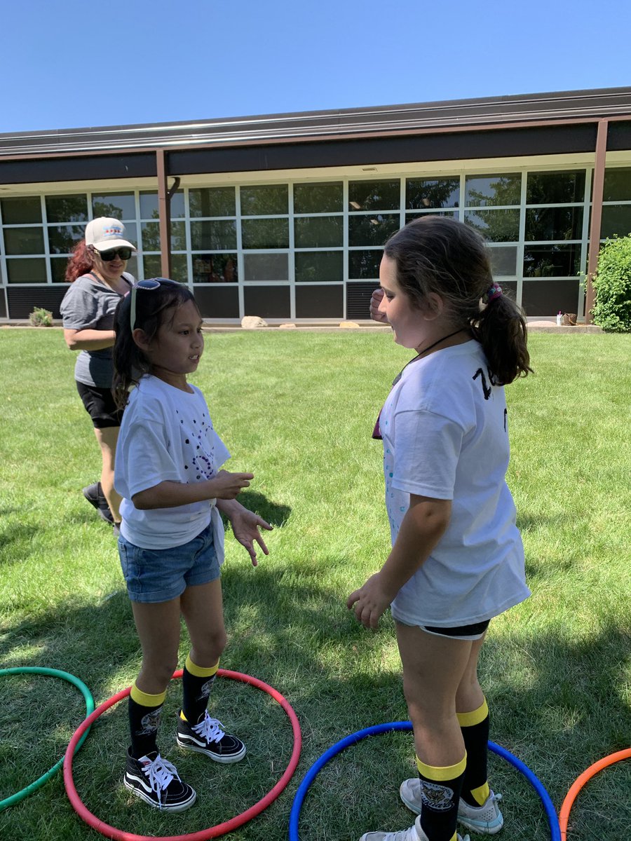 ms_pecoraro's tweet photo. We had an amazing Field Day! Thank you @MrsKlassman_PE for organizing a wonderful day! @D13Jaguars #leadlikeajaguar https://t.co/MMcx8gzXXp