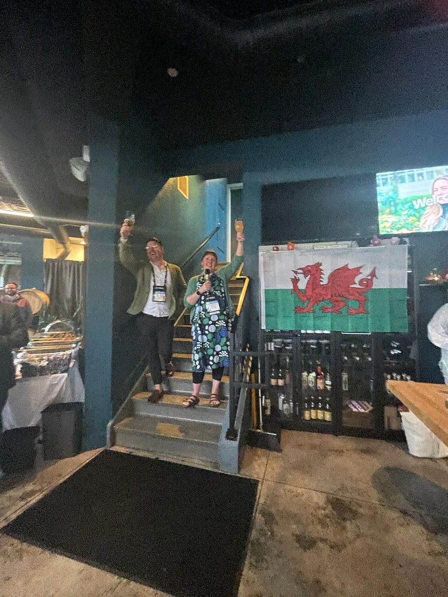 wales_global's tweet photo. Diolch yn fawr to everyone who came by #booth433 to meet with @StudyWales and our fantastic universities.
It was great to be back meeting with our partners, making new connections and hosting our #WalesReception. Thank you Denver, thank you @NAFSA. See you in DC!
Iechyd Da! https://t.co/TgaJXwD2tg