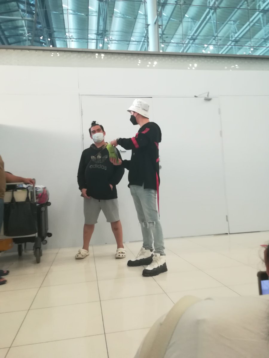 › Il se rappelle de moi !!
› He remembers me!!
› จำฉันได้จริงๆๆ 

BABYSAINT BACK THAI
#มุมุเซ้นต์กลับไทยแล้ว
#Saint_sup 
#MingEr
