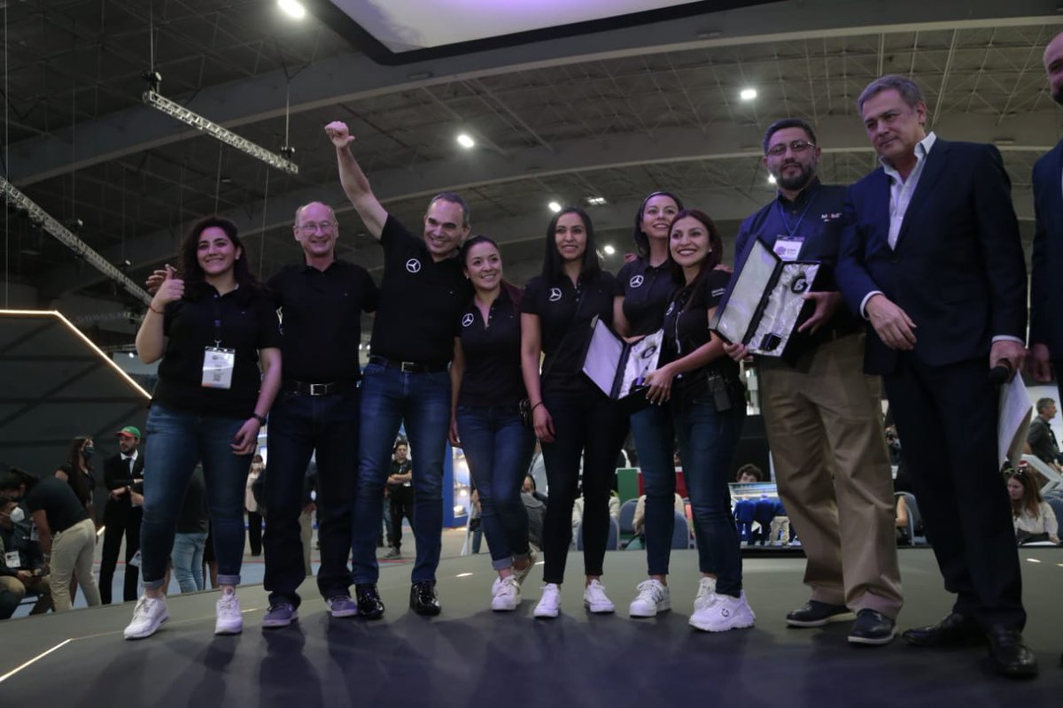 CANAPAT's tweet photo. Expo Foro Movilidad premia a los mejores stands de esta edición. 

¡Muchas felicidades!

Gracias a nuestros expositores que hicieron posible la gran fiesta del autotransporte de pasaje y turismo.

¡Nos vemos en 2024! 🎉📅

#ExpoForoMovilidad #MásDe100AñosTransportandoATodoMéxico https://t.co/N8cWZvIdcz