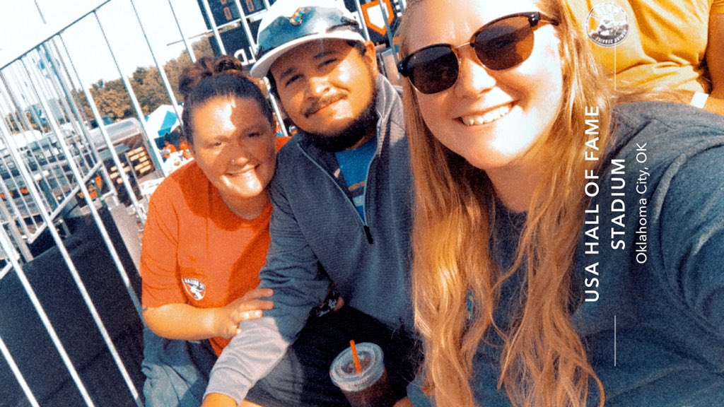 BaileyMck_'s tweet photo. Day 2 😊#wcwsselfie https://t.co/XUcxz3knWi