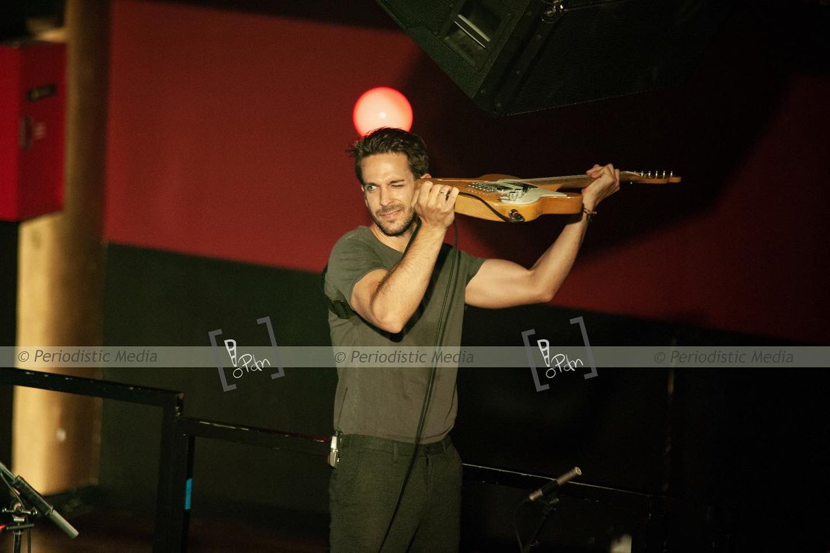 PeriodisticM's tweet photo. 🫶🏻 #Barcelona se contagia de la magia de @dvicioficial en la @Sala_Apolo en el @fmillenni #Dvicio #MilVecesTour 

📸 @veronicamlo https://t.co/0VyzACEZWP