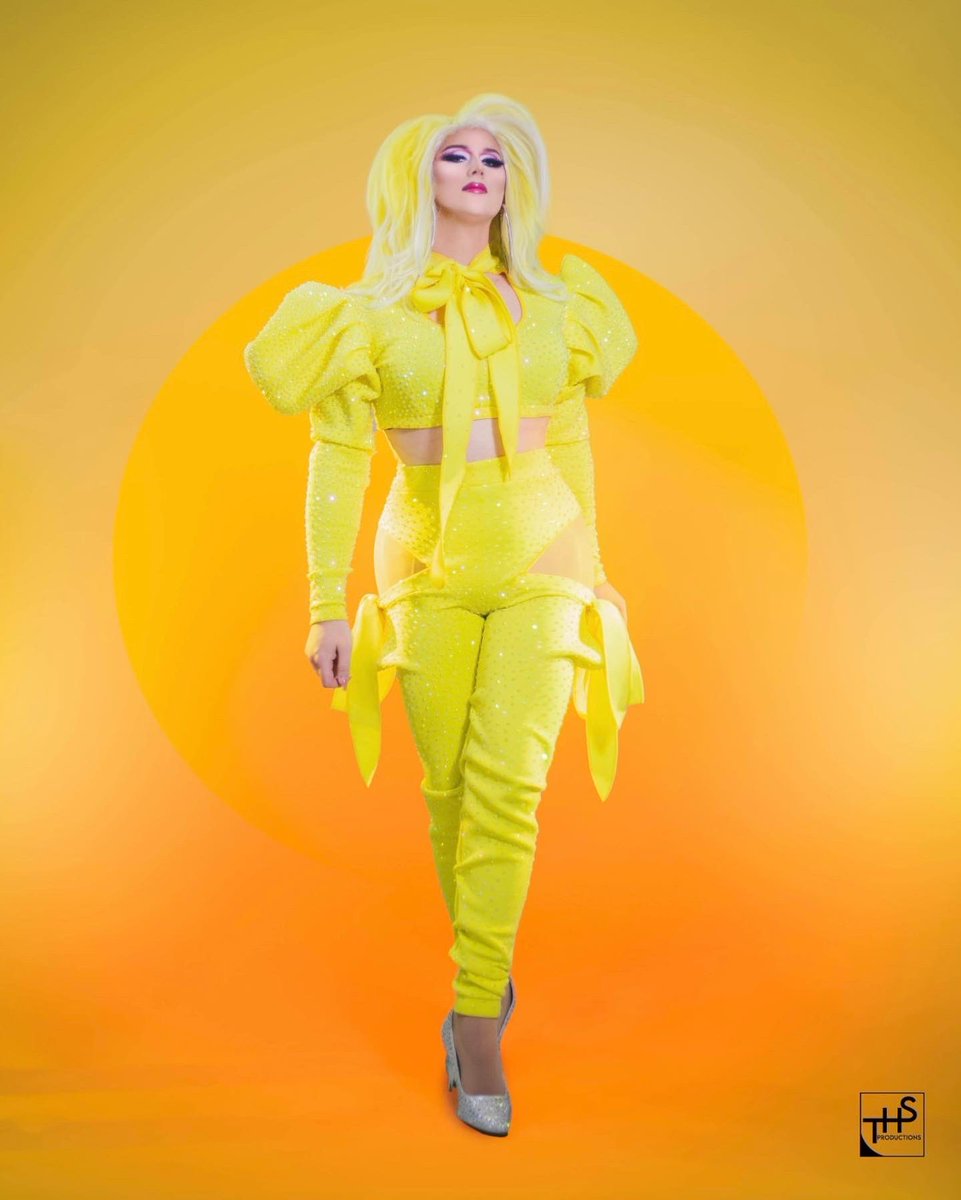 TonyHaute's tweet photo. Yellow
•
•
•
•
•
•
#THS #thsproductions #tonyhaute #yellow #pride #june #dragqueen #pageant #rpdr #retouch #retoucher https://t.co/TXewTWAAtS