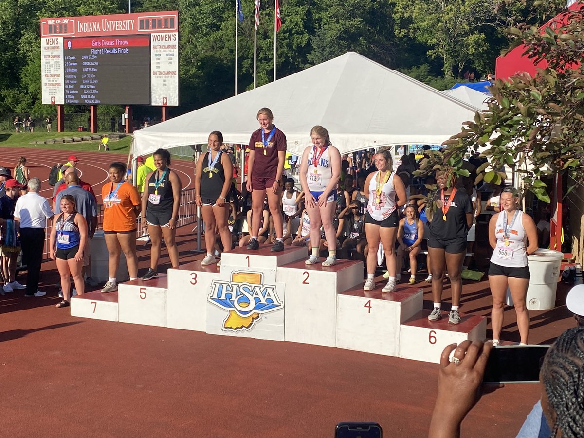 NPHStrack1's tweet photo. 💪🏻 QUIN &amp; SYDNEY 💪🏻 

They both rolled into state and walked out with all-state medals tonight. Incredible performances from them as always.

AND their seasons are not done! They will throw again 2 weeks from now at @newbalance NATIONALS!! Stay tuned for more…

#Quidney https://t.co/Gl3yr2pOlO