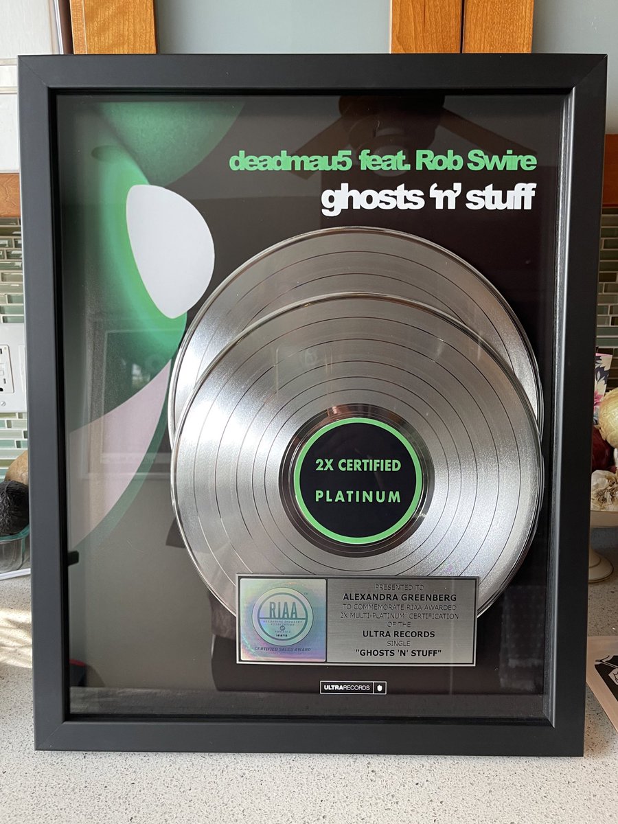 AlexaGberg's tweet photo. 2x as nice.  Thanks Joel @deadmau5 @seven20group @ultrarecords for having me along for the ride—&amp; what a ride it’s been!!!
#ghostsnstuff https://t.co/TfTf9oYKvL