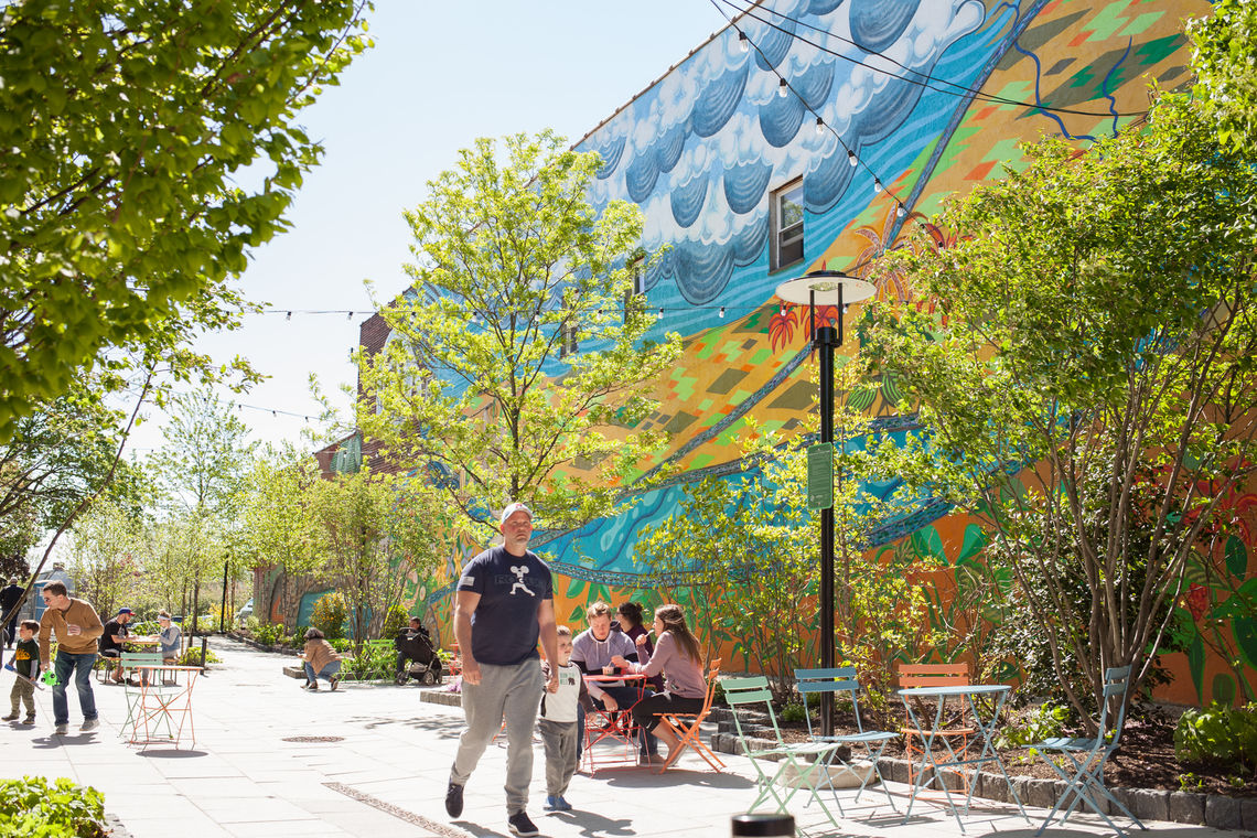 frankcarson's tweet photo. #FrankFridays a 2021 study found that some of the many benefits Pocket Parks is that they are feasible in all parts of a city, provide easy access, create stronger community bonds, and improve living conditions.  Learn more: https://t.co/NrgQA3Avcb

#parksmakelifebetter @CPRS_CA https://t.co/b5T3NOC5Eb
