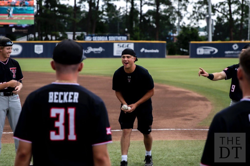 DT Multimedia tweet media