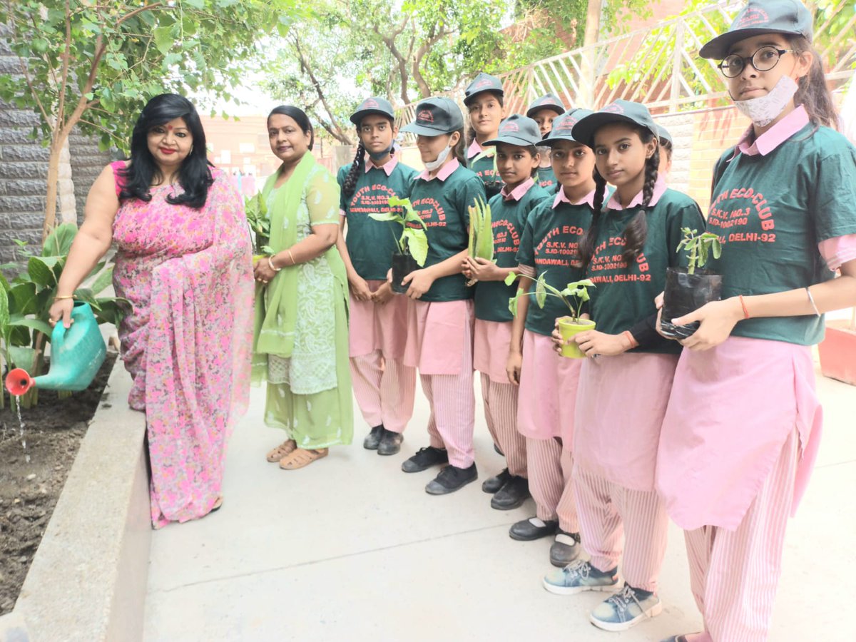 KMandawali's tweet photo. "The key to a greener planet is in your hands."
For a better tomorrow plant more trees and make this planet a better place to live in.
 Tree 🎄 Plantation drive at https://t.co/8ivUwXJLOO 3 Mandawali.
#WorldEnvironmentDay
@Dir_Education
@DelhiGvtTeacher 
@GurmeetKukreja3 https://t.co/usaIBzMfd3