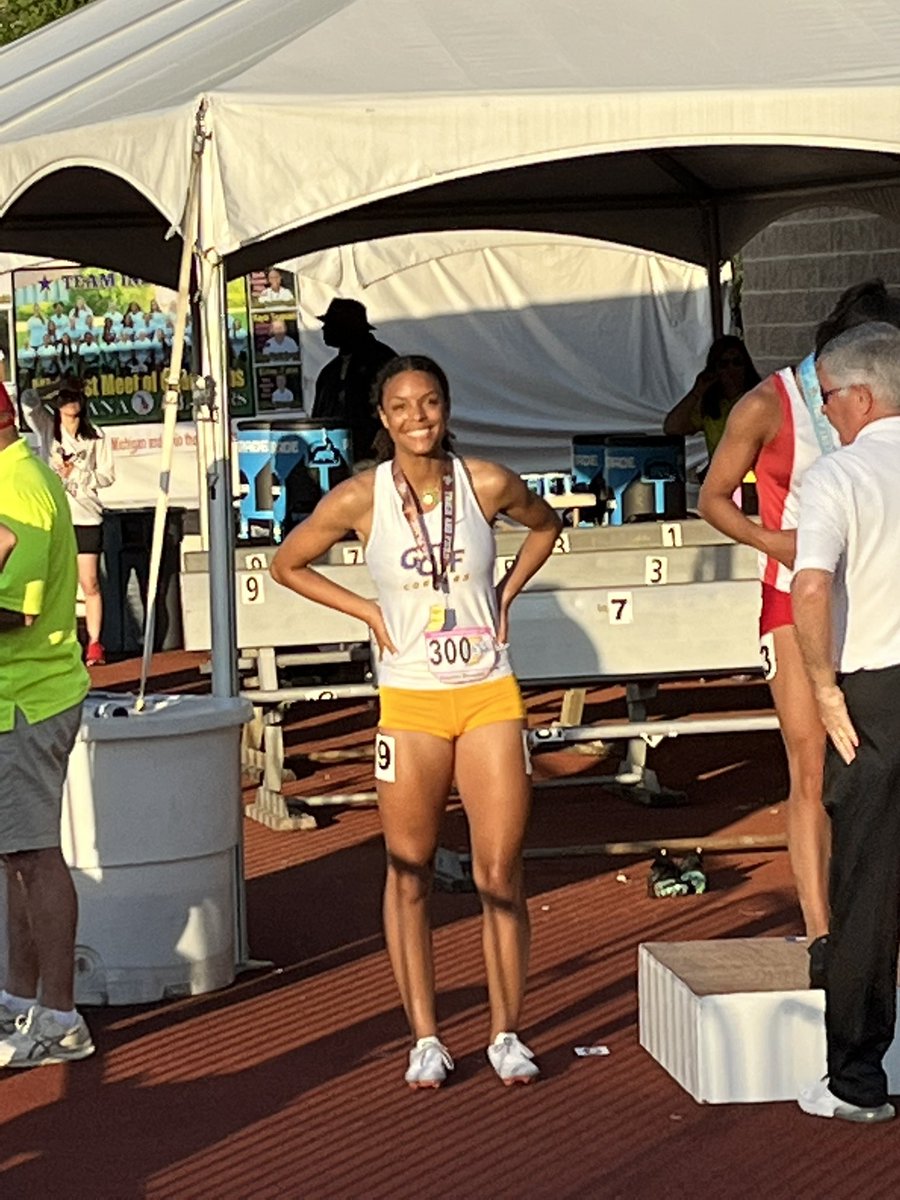 CoachFosterGC's tweet photo. Kayana Maroska places 9th in the 200M finals at state! Congrats on an amazing season and high school career! https://t.co/PNOrYaozUF