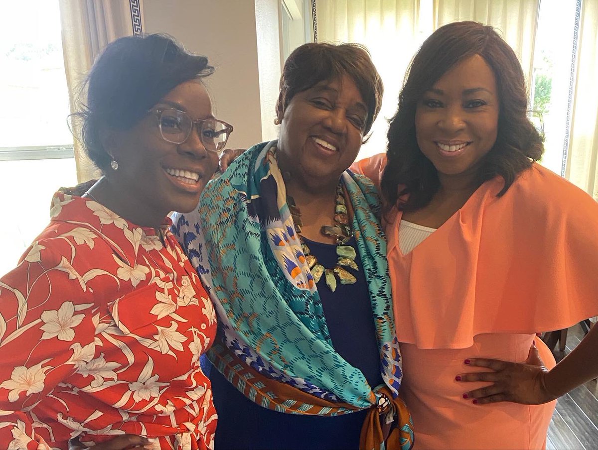 CFABJOrlando's tweet photo. 🎉🎊What a send off! Former @CFABJOrlando President &amp; @WFTV Anchor/ Investigative Reporter @DaraleneJ hosted a beautiful send off to our loyal and dedicated CFABJ member @TheVEchols after her retirement from @WFTV after 30 years! https://t.co/SoKV9ltRIh