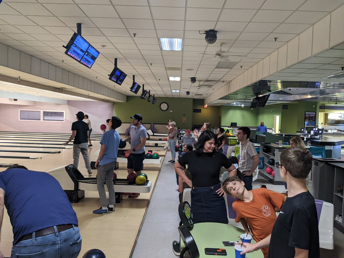 Fun times 🎳bowling🎳 with <a href="/TheFentonLab/">Owen S. Fenton</a> &amp; <a href="/JulieNguyenLab/">Juliane Nguyen</a>! No gutter-balls all laughs! 🤣😂🤣