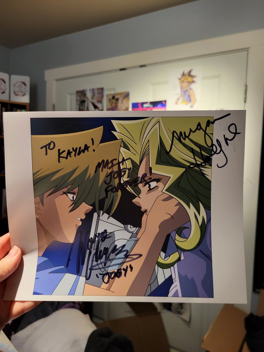 BookDragon1992's tweet photo. Hahaha second half of the Joey/Mai Valentines Day picture with Wayne's Signature.... guess that solves that mystery @Bendraws15 😂😂
Thank you #WayneGrayson!
#polarshipping https://t.co/TFgfgLWRFo