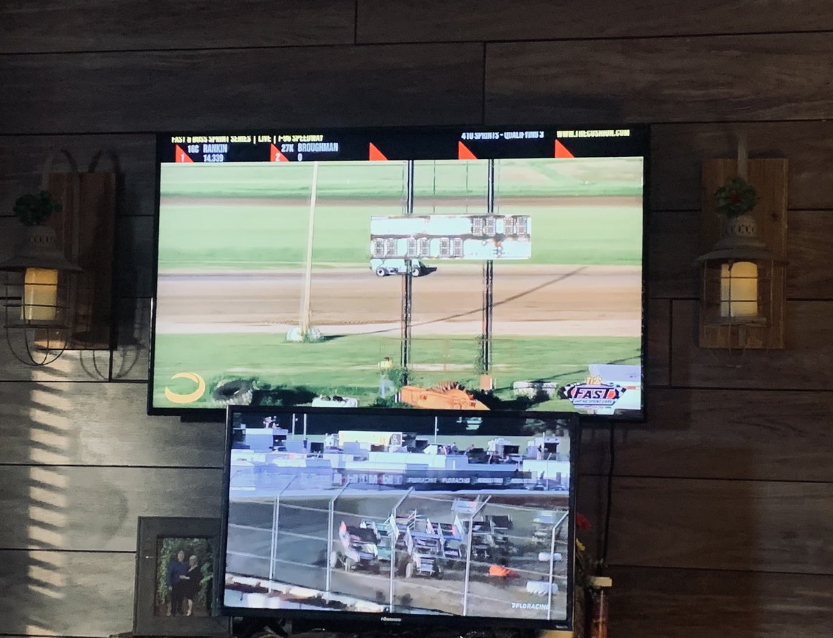 Got <a href="/WatchTheCushion/">The Cushion</a> on Top &amp; <a href="/FloRacing/">FloRacing</a> on bottom gonna be some intense racing tonight 🤣🏁 Best of both worlds w/ <a href="/archerytim21/">ARCHERY TIM 21</a> #sprintcars #tweetyourseat 🙌