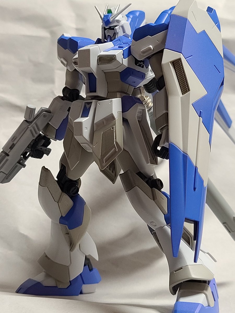 aren_pumania's tweet photo. やっとここまでたどり着いた…
一部筆塗りと墨入れ、デカール貼りを残すのみ
#ガンプラ #HCUC #Hiνガンダム https://t.co/rPRvnB4O4Y