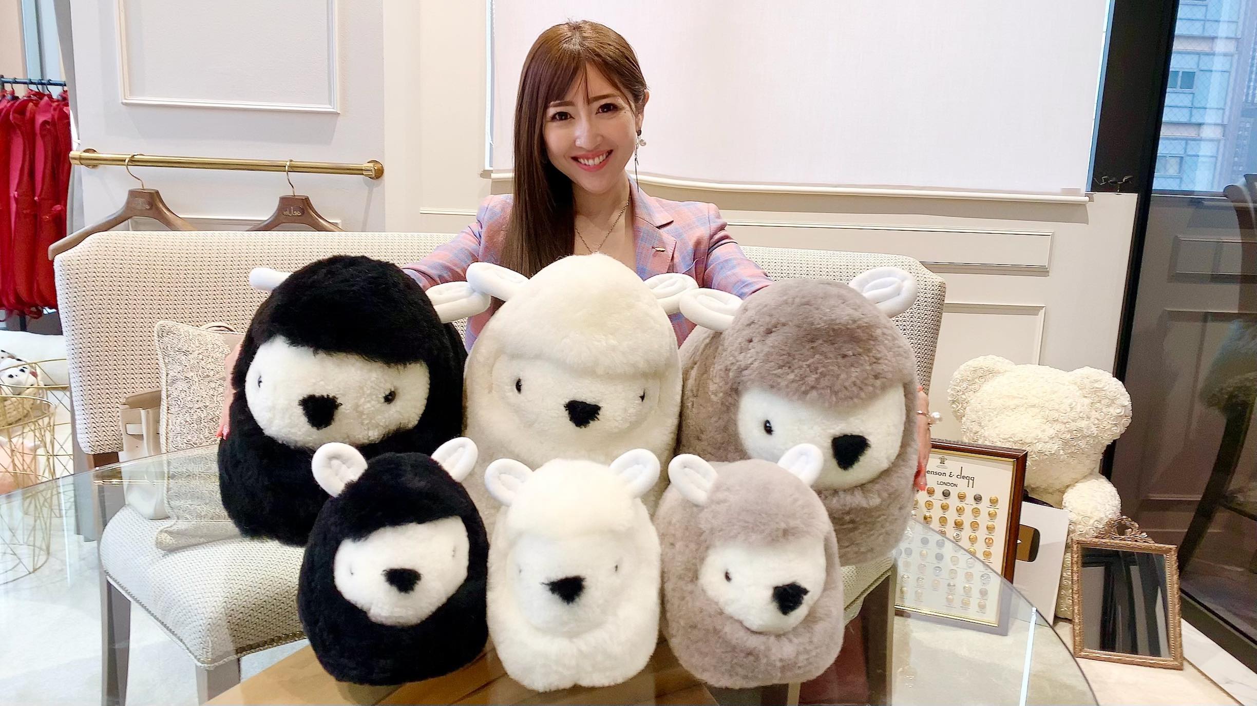 Re.muse メーちゃん　勝友美　ムートン　ぬいぐるみ 勝友美 ムートン Re.muse 10周年記念品 カラフルめーちゃんの