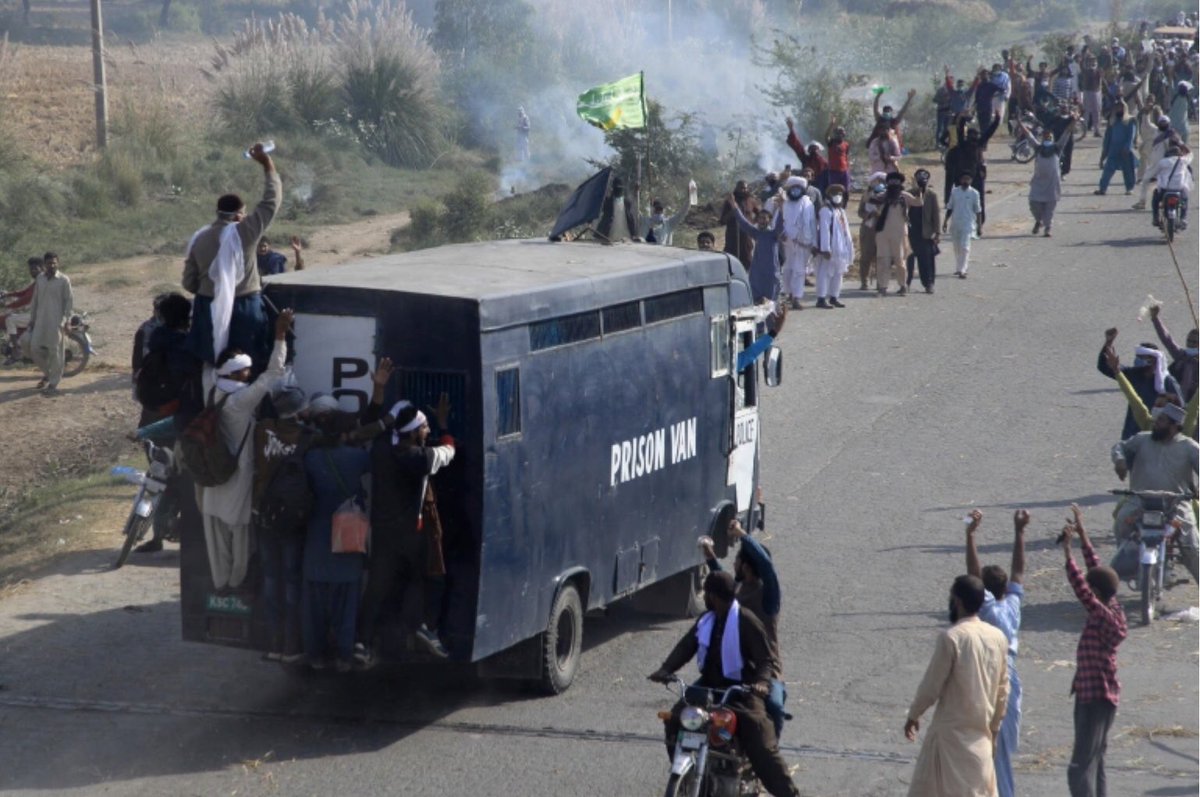 cogpak's tweet photo. PAKISTAN and whole region need prayers for PEACE, Economic STABILITY, and tolerance. Thousands and millions men, women, and children protest against the government for uprising prices of gas and food. God have mercy on PAKISTAN. https://t.co/YsbR3TLoYx