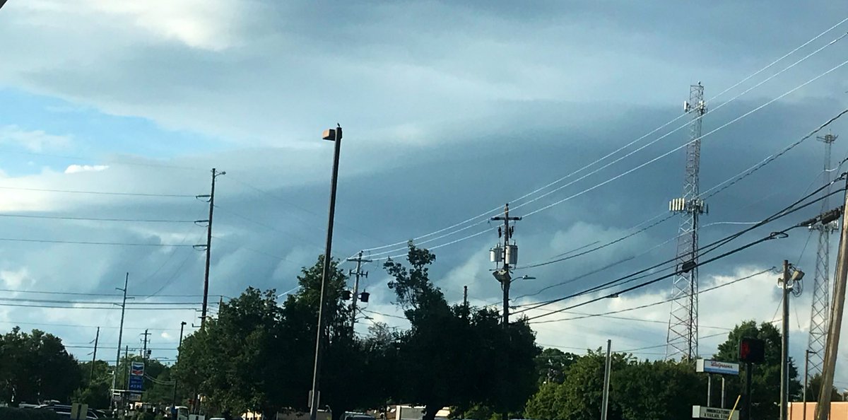 cherring_VWX's tweet image. Gust front in downtown Athens #cloudchase #wxtwitter #weather