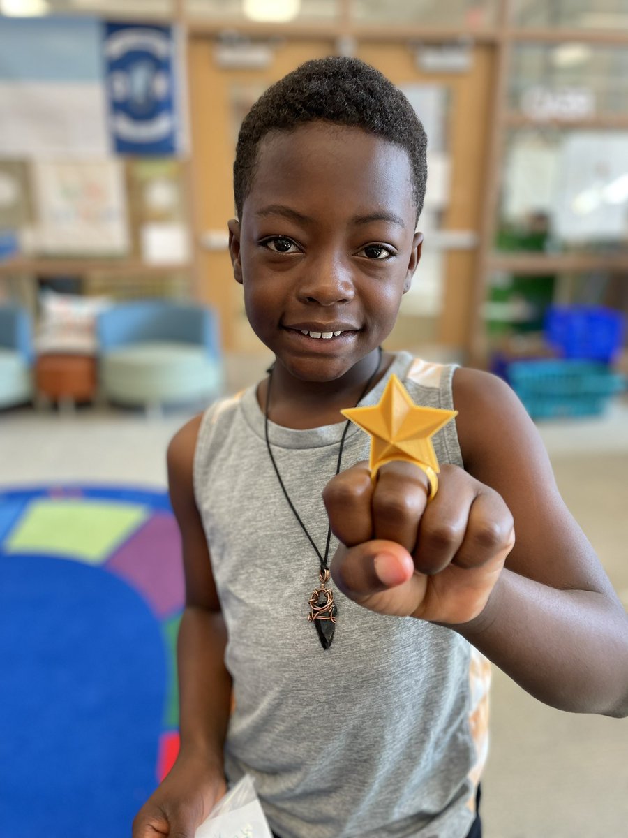 NESlibrary's tweet image. Absolutely LOVE seeing what our students design on the 3D printer under the leadership of our tech facilitator @CathMus @NorthsideES — this designer coming straight from the 3rd grade class of @SymonsSpeaksUp 
#LibraryMakerspaces
