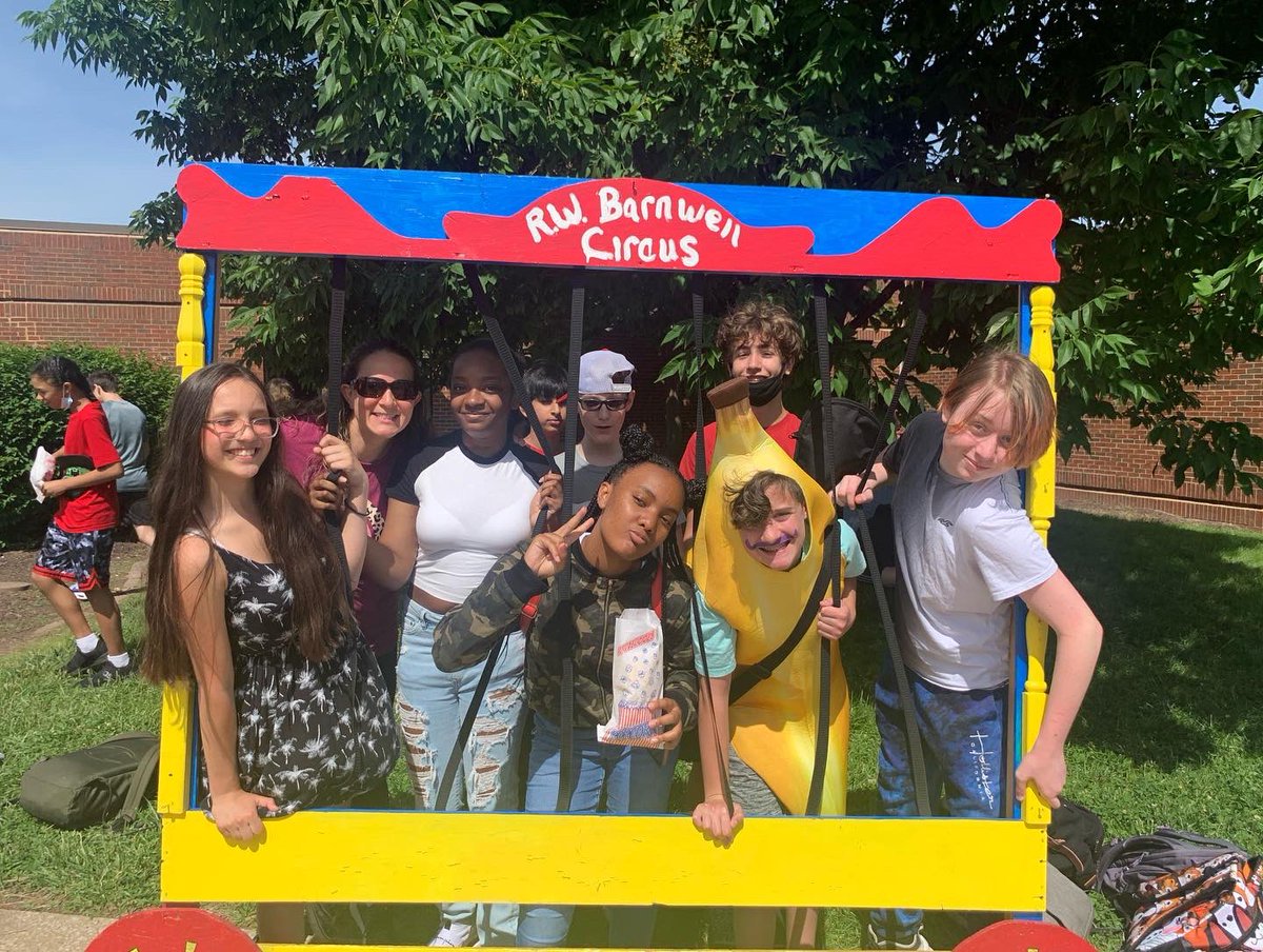 Erin Thurston tweet media