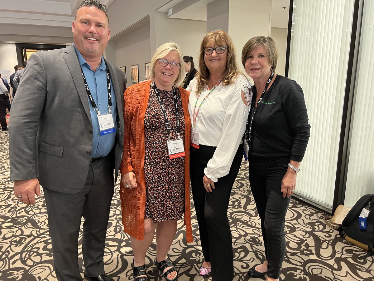 Hanging out with FCM president Joanne Vanderheyden at the Mayors reception #FCM2022