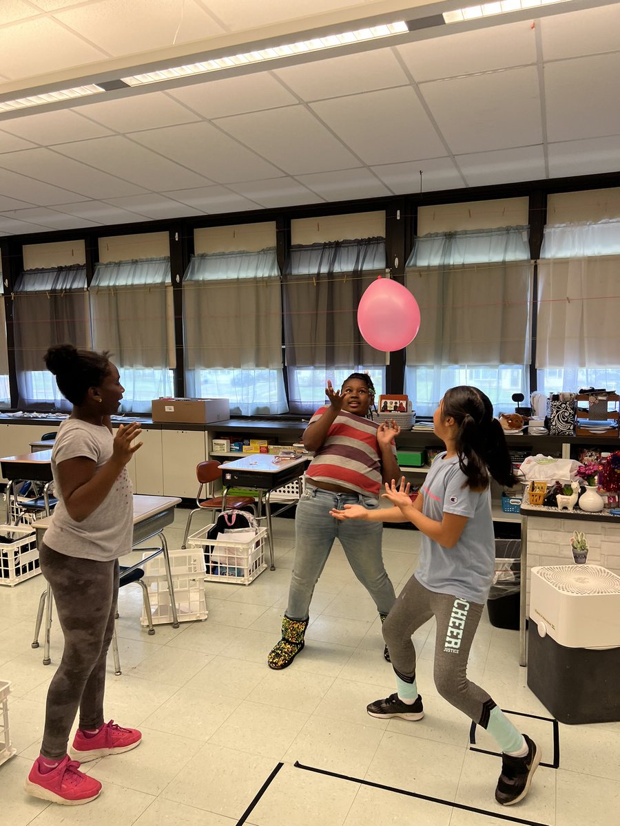 MsRichard19's tweet photo. I didn’t get a video of bottle flipping or keeping the balloons in the air but here are two great pictures that show the awesome teamwork happening :) #chdreambuilders https://t.co/jcpXTe5NEW