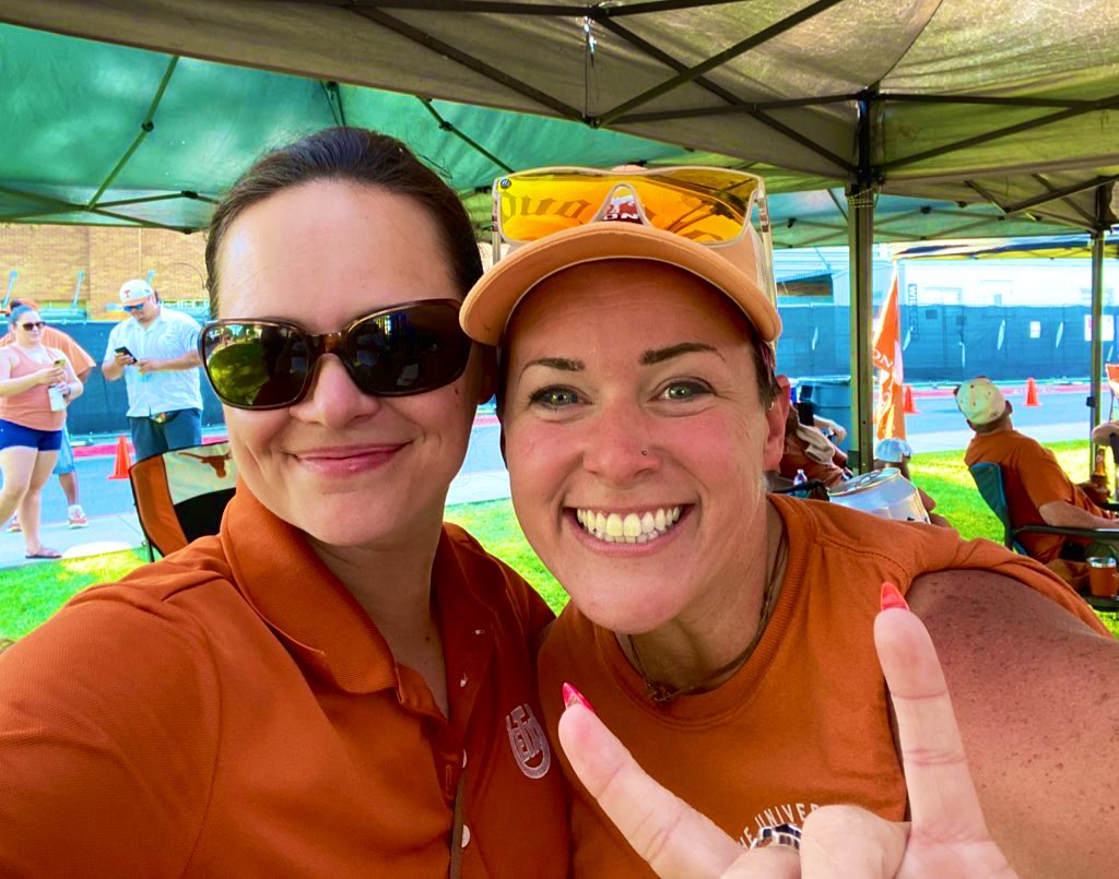 Got to say hi to <a href="/TexasFancyBoots/">Fancy Boots</a> outside The Disch today and my dad wanted to make sure I told her he said thank you for the tailgate fun and also, BEER WOLF FOREVER! 😉🤘🏼🧡⚾️