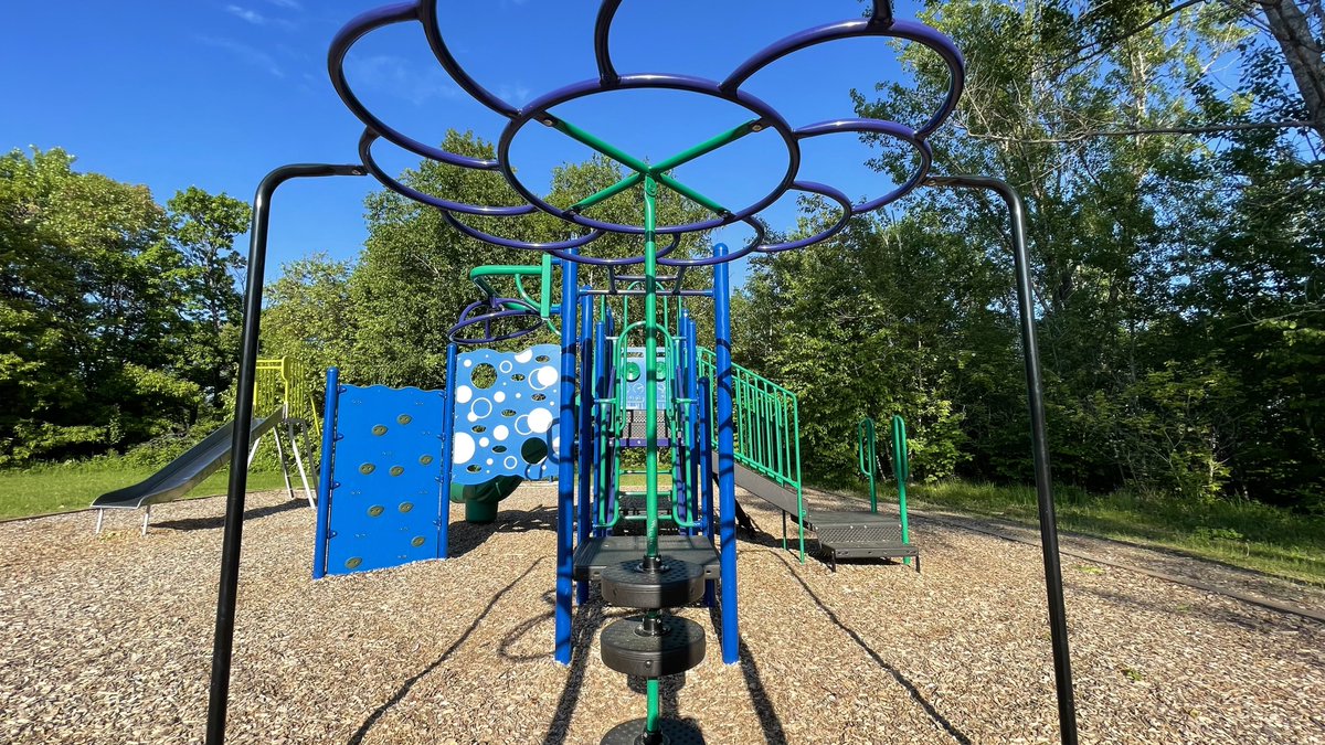 HeyItsMeMissJT's tweet photo. "Work it. Make it. Do it. Makes us harder, better, faster, stronger." My evening. Yours? π #LakeviewPlayground #FridayFitness #FlexAppeal #BodyweightWorkout #OutdoorFitness #PlaygroundWorkout #RaiseThatBar #CalisthenicsQueen #LiftYourselfUp #GoGetter πππππ³πͺ https://t.co/MhYVSOLhfy