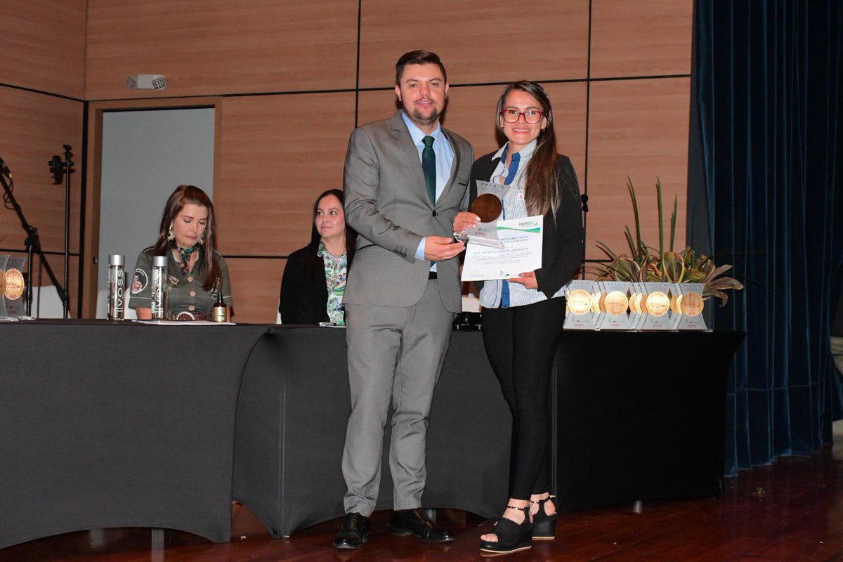 Fue una tarea difícil pero la asumimos con 💚 porque #pereira merece un trabajo en equipo entre la empresa privada y las entidades públicas todos construyendo una #pereiramassostenible: Parque Arboleda, <a href="/PereiraPlaza/">C.C. Pereira Plaza</a>, VNG International, Pezfresco…