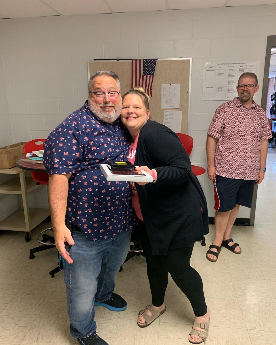 Erin Thurston tweet media