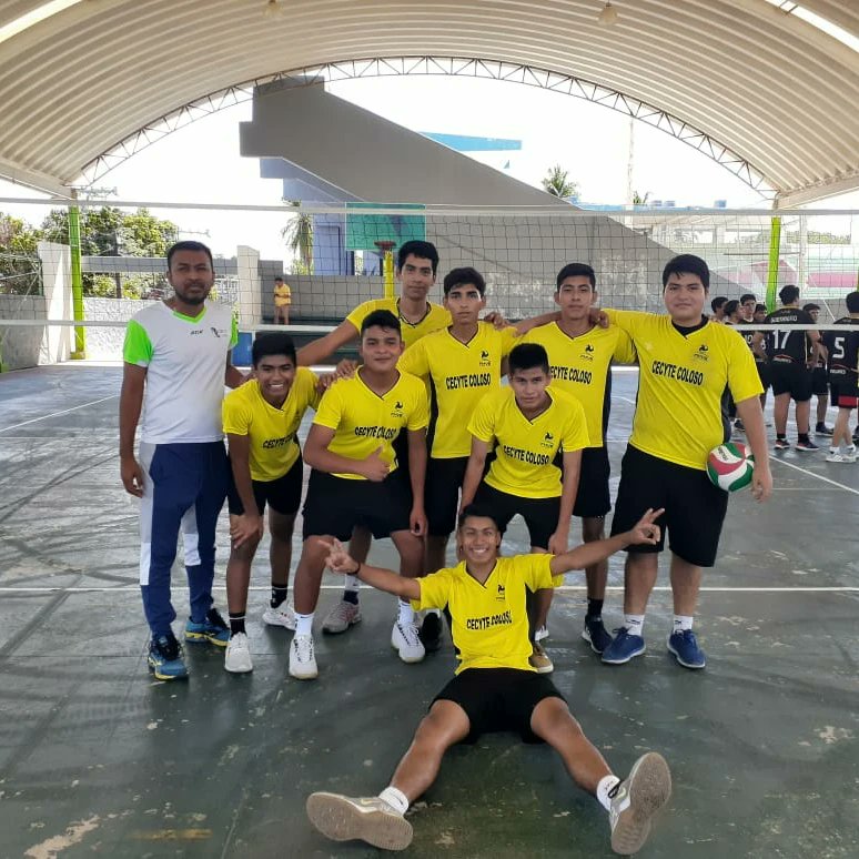 EducGuerrero's tweet image. 🏐#AlumnosDeÉxito| @cecytegro obtiene primer y segundo lugar en el Torneo de Voleibol de la #CONADEMS. 🏐🤾‍♂️

El equipo del plantel 04 El Coloso consiguió el pase directo al evento nacional a realizarse en Saltillo, Coahuila, del 25 junio al 1 de julio. ¡Éxito! 🎖️🏅👏👏