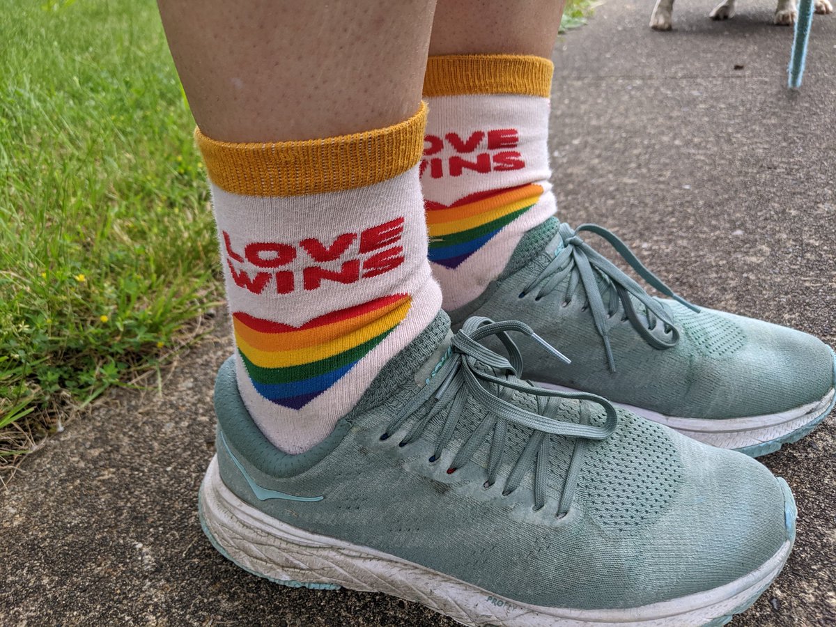 TMSHyLo's tweet photo. Wearing orange on this Fun Sock Friday 🏳️‍🌈 today to bring awareness to gun violence and the tragic effects on our schools... 🧡. This teacher is struggling to make sense of it all. @TumwaterSDNews @TMSFirewolves @TMSBigMac https://t.co/aig8bQtK9t