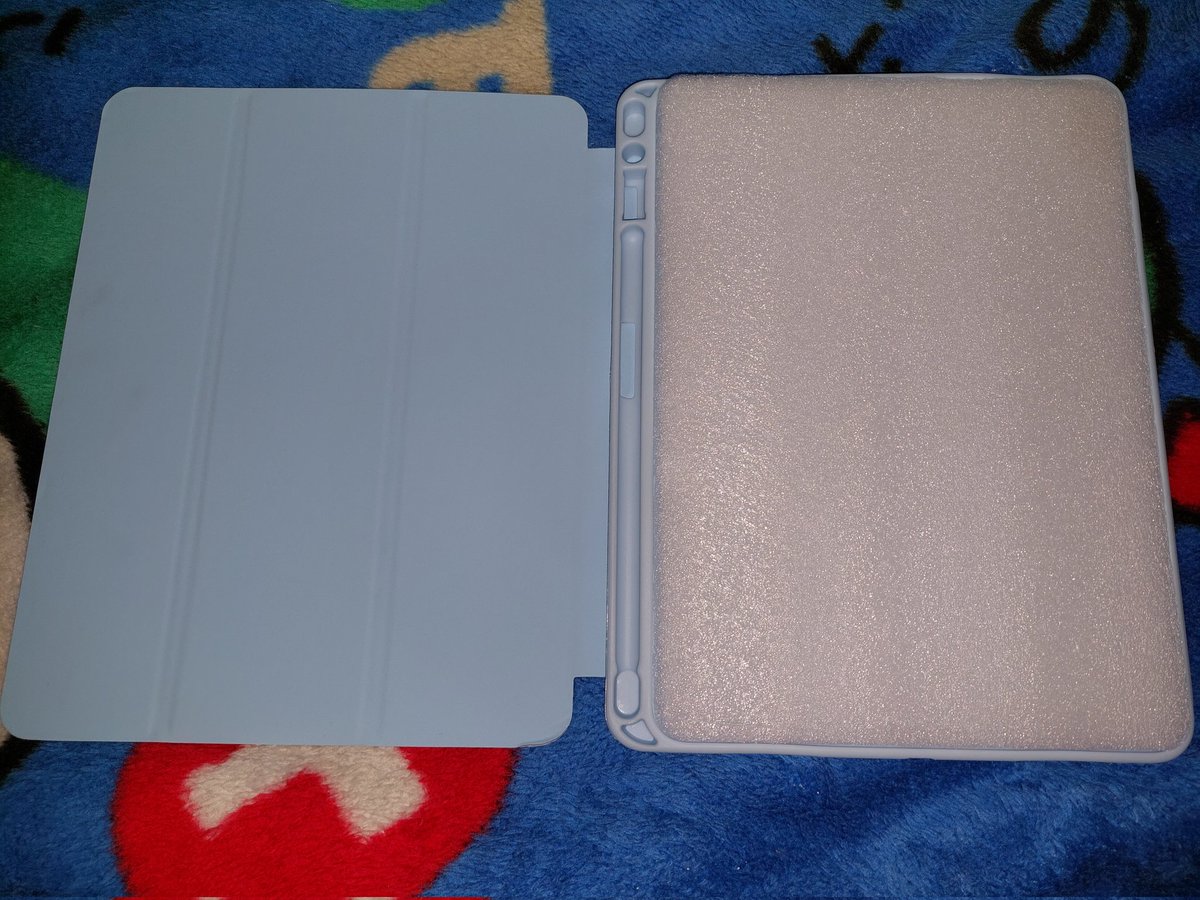TKhemjira's tweet photo. ● ส่งต่อเคส ipad air 4❗���
   《ตัวแรก 230฿ รวมส่ง》
   《ตัวที่สอง 200฿ รวมส่ง》
   ▪︎ไม่เคยใช้งาน
   ▪︎ สภาพดี
   ▪︎ ใส่ปากกาได้
พอดีซื้อมาผิดตัวค่ะ เลยอยากส่งต่อ สนใจทักมาได้เลยนะคะ ♡
#เคสไอแพดair4 #ส่งต่อเคสไอแพด #ขายเคสไอแพด #เคส #ขายเคส https://t.co/rzxnCsm18n