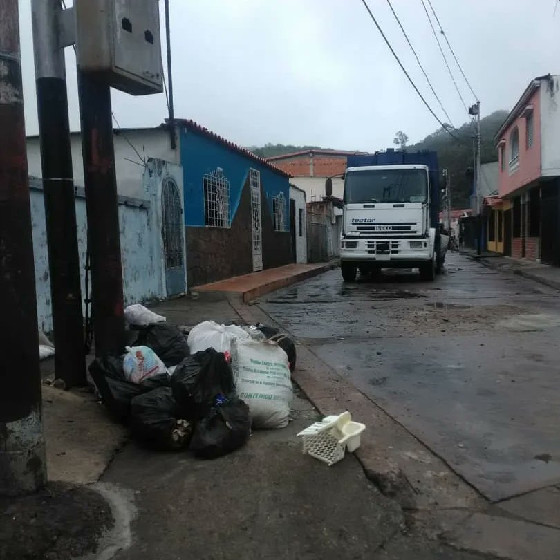 CapachoViejoGob's tweet photo. #03junio No descansamos en nuestro trabajo de recolección  de desechos sólidos.

Sectores antendidos:

📍 Las Delicias parte alta
📍 Cementerio 
📍 Los Cacaos

#TrabajoyCompromiso https://t.co/lCOZMB20Cg