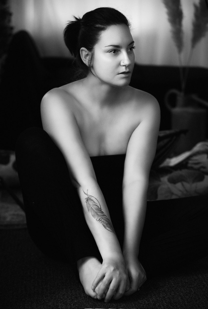 JemmeMd's tweet photo. Black and White self portraiture. 

#sonya7r 
#blackandwhitephotography 
#selfportrait 
#disabledartist 
#portraitphotography 
#jemmemdart https://t.co/oHucUihyPY