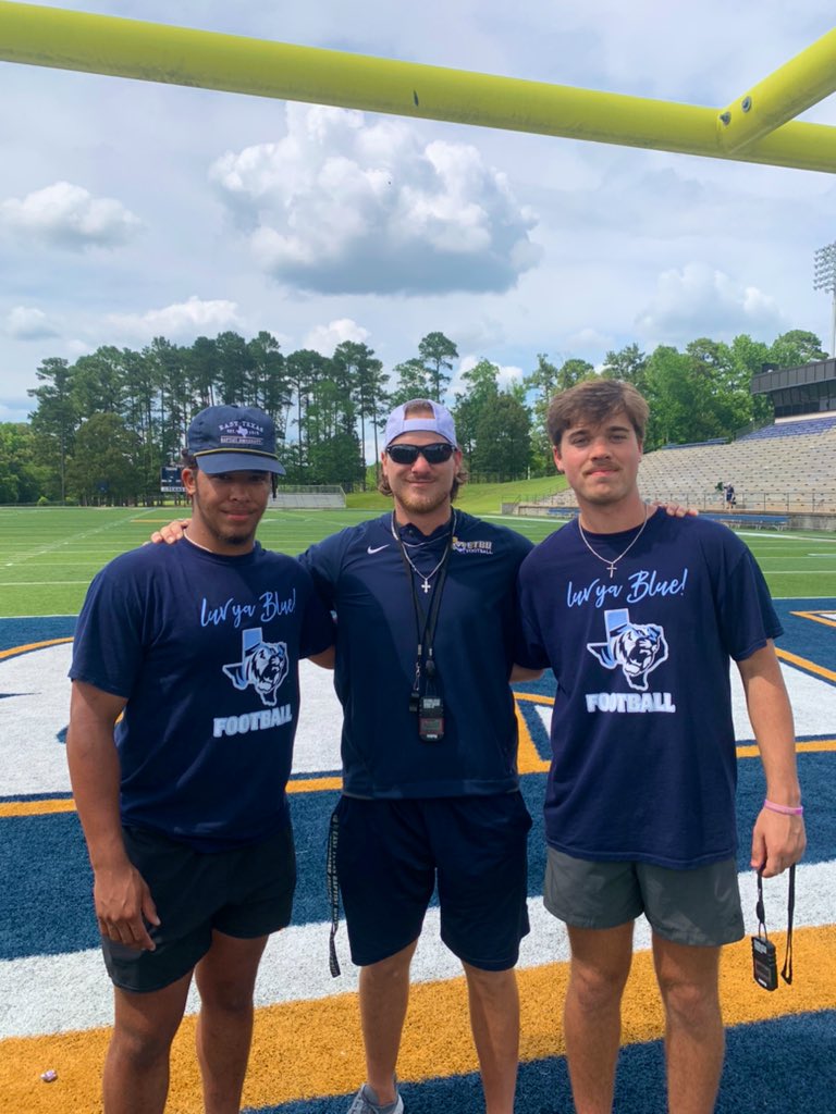 Beast Texas Camp went OFF today!! Lots of talent, competition, and energy flying around all over Ornelas Stadium! 

Wanted to shoutout these two DUDES right here for tearing it up on coaching drills and 1on1s <a href="/JebSpinney/">Jeb Spinney</a> <a href="/PatrickAzaya/">Coach Patrick</a> #LBU